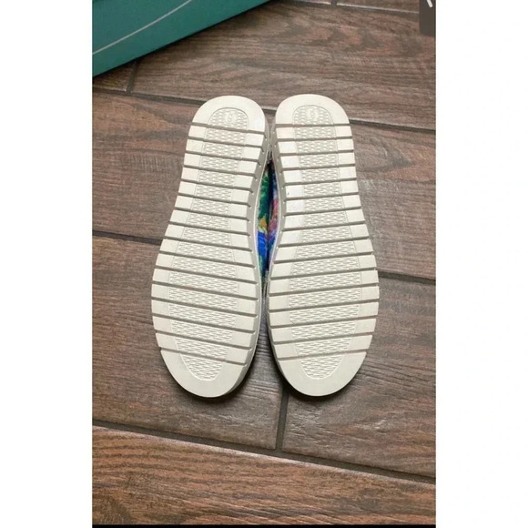 🌟 Danna Raye Tie Dye shoes 🌟 - Picture 4 of 5